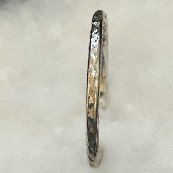 925 SILVER ENGRAVED SINGLE HOOP EARRING - Picture 7 of 11